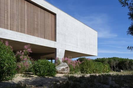 LA SECRETA HOUSE